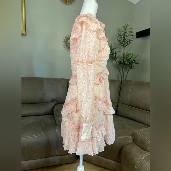 GORGEOUS NWT Floral Tiered Ruffle Dress Vici Exclusive x Fate Sz M Medium - Picture 11 of 14